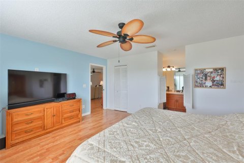 Condo in Sun City Center, Florida, 2 bedrooms № 2227712 - photo 19