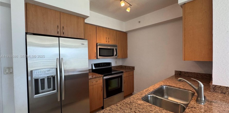 Condominio en Hollywood, Florida, 1 dormitorio № 1991588