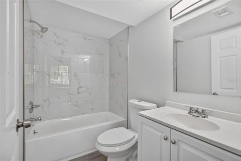 Condo in Saint Petersburg, Florida, 2 bedrooms  № 2403700 - photo 18