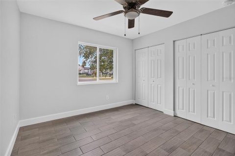 Condo in Saint Petersburg, Florida, 2 bedrooms  № 2403700 - photo 14