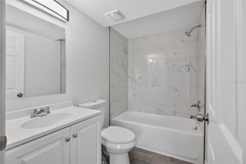 Condo in Saint Petersburg, Florida, 2 bedrooms  № 2403700 - photo 15