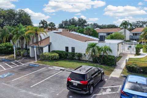 Condo in Saint Petersburg, Florida, 2 bedrooms  № 2403700 - photo 25