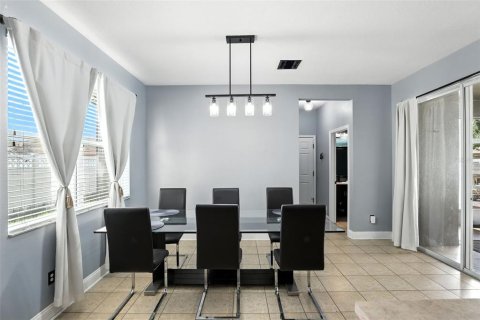 Casa en venta en Orlando, Florida, 4 dormitorios, 262.36 m2 № 1899362 - foto 15
