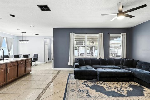 Casa en venta en Orlando, Florida, 4 dormitorios, 262.36 m2 № 1899362 - foto 8