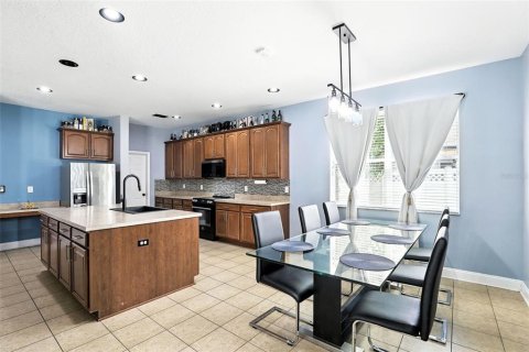Casa en venta en Orlando, Florida, 4 dormitorios, 262.36 m2 № 1899362 - foto 13
