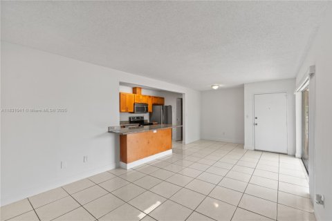 Купить кондоминиум в Дорал, Флорида 1 спальня, 72.46м2, № 1807113 - фото 18