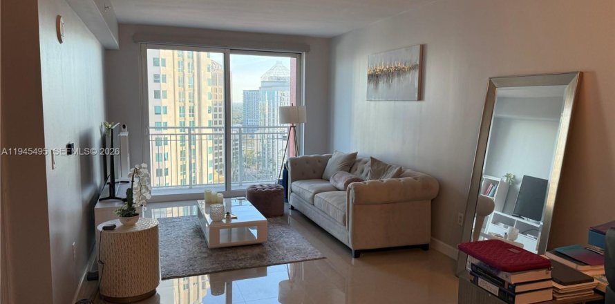 Кондоминиум с 1 спальней в Майами, Флорида № 2003880