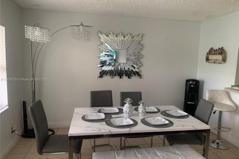 Купить кондоминиум в Хайалиа, Флорида 2 спальни, 135.45м2, № 1958460 - фото 3