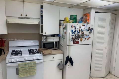 Купить кондоминиум в Хайалиа, Флорида 2 спальни, 135.45м2, № 1958460 - фото 5