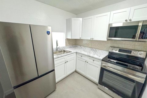 Appartement à louer à Pompano Beach, Floride: 2 chambres, 83.61 m2 № 2439161 - photo 6