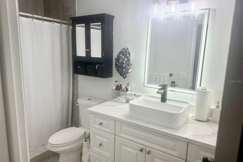 House in Tampa, Florida 3 bedrooms, 133.41 sq.m. № 1919267 - photo 18