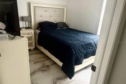 House in Tampa, Florida 3 bedrooms, 133.41 sq.m. № 1919267 - photo 22