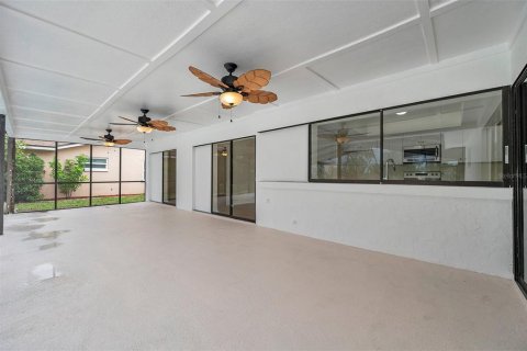 House in Apollo Beach, Florida 4 bedrooms, 179.3 sq.m. № 1785151 - photo 5