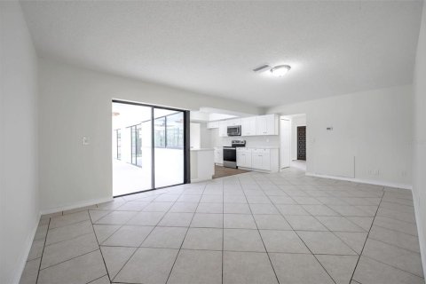 House in Apollo Beach, Florida 4 bedrooms, 179.3 sq.m. № 1785151 - photo 24
