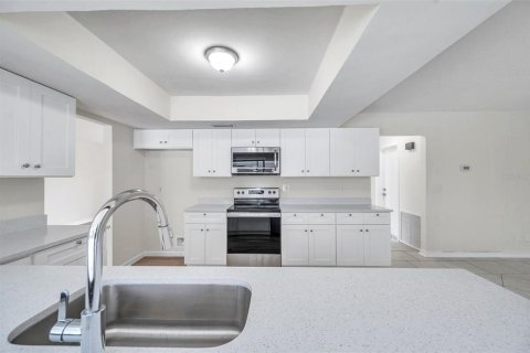 House in Apollo Beach, Florida 4 bedrooms, 179.3 sq.m. № 1785151 - photo 30