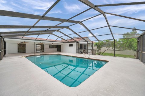 House in Apollo Beach, Florida 4 bedrooms, 179.3 sq.m. № 1785151 - photo 9