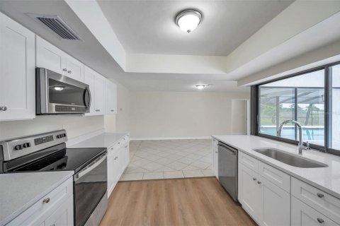 House in Apollo Beach, Florida 4 bedrooms, 179.3 sq.m. № 1785151 - photo 28