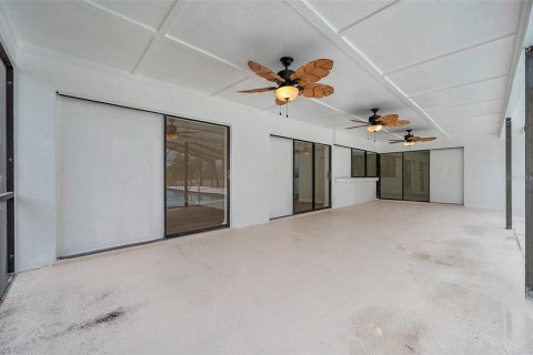 House in Apollo Beach, Florida 4 bedrooms, 179.3 sq.m. № 1785151 - photo 6