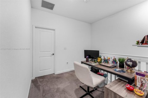 Casa en venta en Homestead, Florida, 3 dormitorios, 164.62 m2 № 1973616 - foto 12