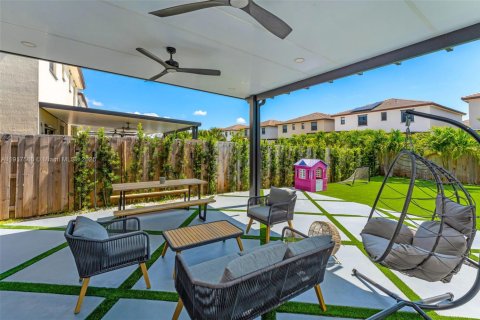 Casa en venta en Homestead, Florida, 3 dormitorios, 164.62 m2 № 1973616 - foto 1