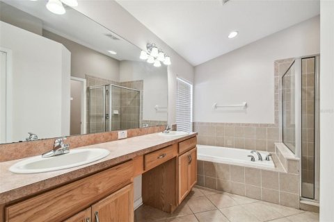 House in Land O' Lakes, Florida 4 bedrooms, 193.33 sq.m. № 1882943 - photo 30