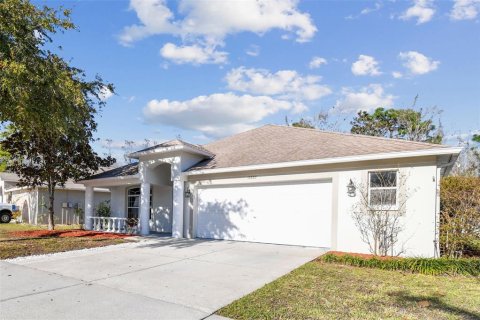 House in Land O' Lakes, Florida 4 bedrooms, 193.33 sq.m. № 1882943 - photo 3