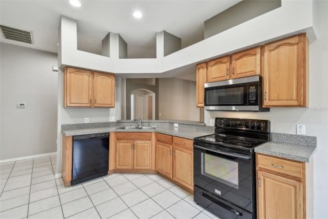 House in Land O' Lakes, Florida 4 bedrooms, 193.33 sq.m. № 1882943 - photo 15