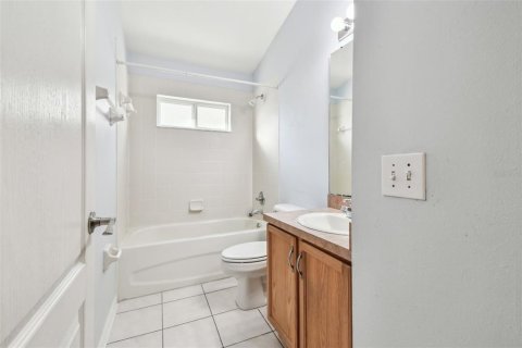 House in Land O' Lakes, Florida 4 bedrooms, 193.33 sq.m. № 1882943 - photo 24