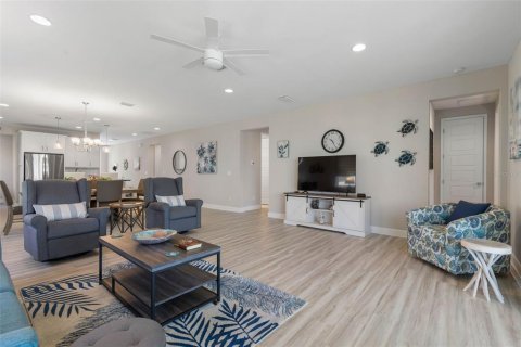 House in Palm Coast, Florida 3 bedrooms, 205.87 sq.m. № 1784572 - photo 5