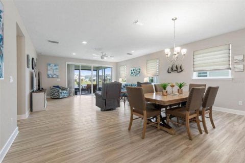 House in Palm Coast, Florida 3 bedrooms, 205.87 sq.m. № 1784572 - photo 2
