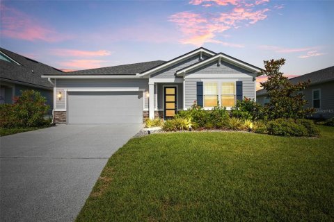 House in Palm Coast, Florida 3 bedrooms, 205.87 sq.m. № 1784572 - photo 1