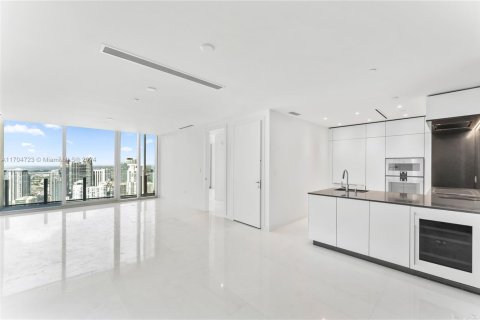 Condominio en Miami, Florida, 2 dormitorios  № 2013501