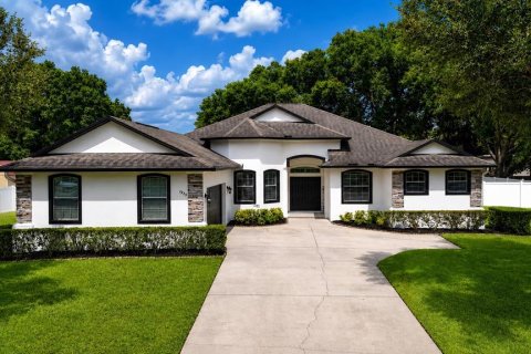 House in Bartow, Florida 4 bedrooms, 284.37 sq.m. № 2223743