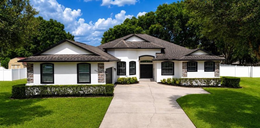House in Bartow, Florida 4 bedrooms, 284.37 sq.m. № 2223743