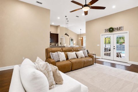 House in Bartow, Florida 4 bedrooms, 284.37 sq.m. № 2223743 - photo 19