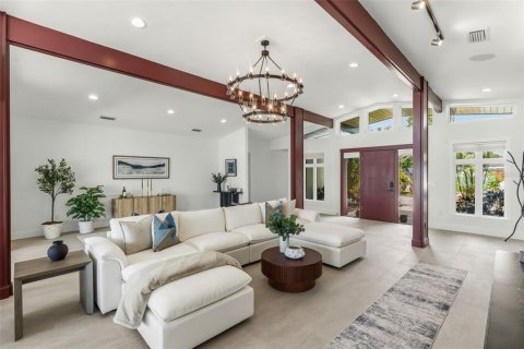 House in Largo, Florida 4 bedrooms, 324.14 sq.m. № 2225321 - photo 6