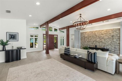 House in Largo, Florida 4 bedrooms, 324.14 sq.m. № 2225321 - photo 4