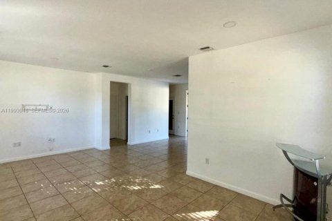 Townhouse in Homestead, Florida 4 bedrooms, 155.52 sq.m. № 2057043 - photo 13