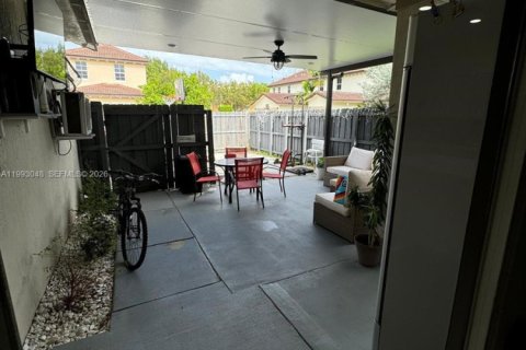 Townhouse in Homestead, Florida 4 bedrooms, 155.52 sq.m. № 2057043 - photo 6