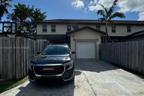 Townhouse in Homestead, Florida 4 bedrooms, 155.52 sq.m. № 2057043 - photo 3