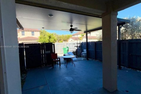 Townhouse in Homestead, Florida 4 bedrooms, 155.52 sq.m. № 2057043 - photo 17