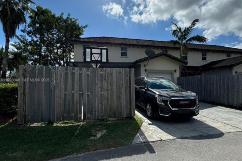 Townhouse in Homestead, Florida 4 bedrooms, 155.52 sq.m. № 2057043 - photo 10