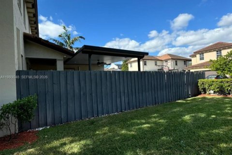 Townhouse in Homestead, Florida 4 bedrooms, 155.52 sq.m. № 2057043 - photo 16