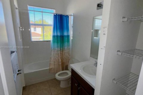 Townhouse in Homestead, Florida 4 bedrooms, 155.52 sq.m. № 2057043 - photo 20