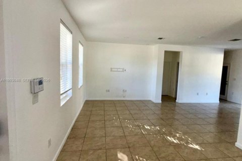 Townhouse in Homestead, Florida 4 bedrooms, 155.52 sq.m. № 2057043 - photo 15