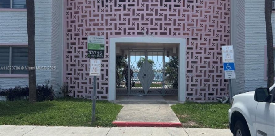 Condominio en North Bay Village, Florida, 1 dormitorio № 1790300