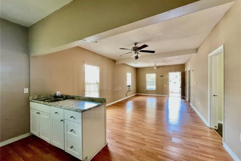 House in Lake Wales, Florida 3 bedrooms, 108.14 sq.m. № 2101487 - photo 14