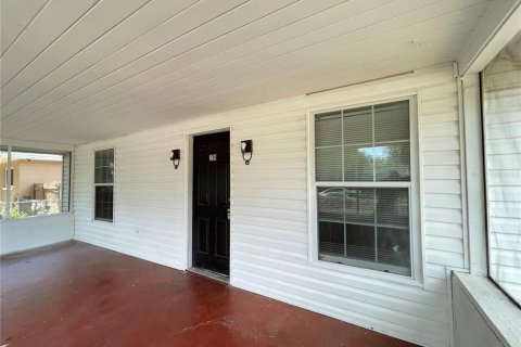 House in Lake Wales, Florida 3 bedrooms, 108.14 sq.m. № 2101487 - photo 3