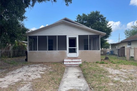 House in Lake Wales, Florida 3 bedrooms, 108.14 sq.m. № 2101487 - photo 2
