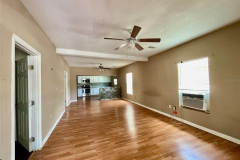 House in Lake Wales, Florida 3 bedrooms, 108.14 sq.m. № 2101487 - photo 6